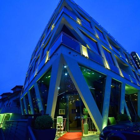 Hotel PALACE Velika Kladusa Buitenkant foto