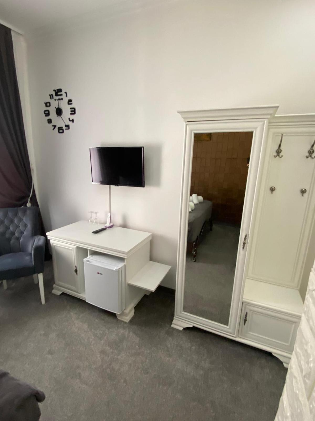 Hotel PALACE Velika Kladusa Buitenkant foto