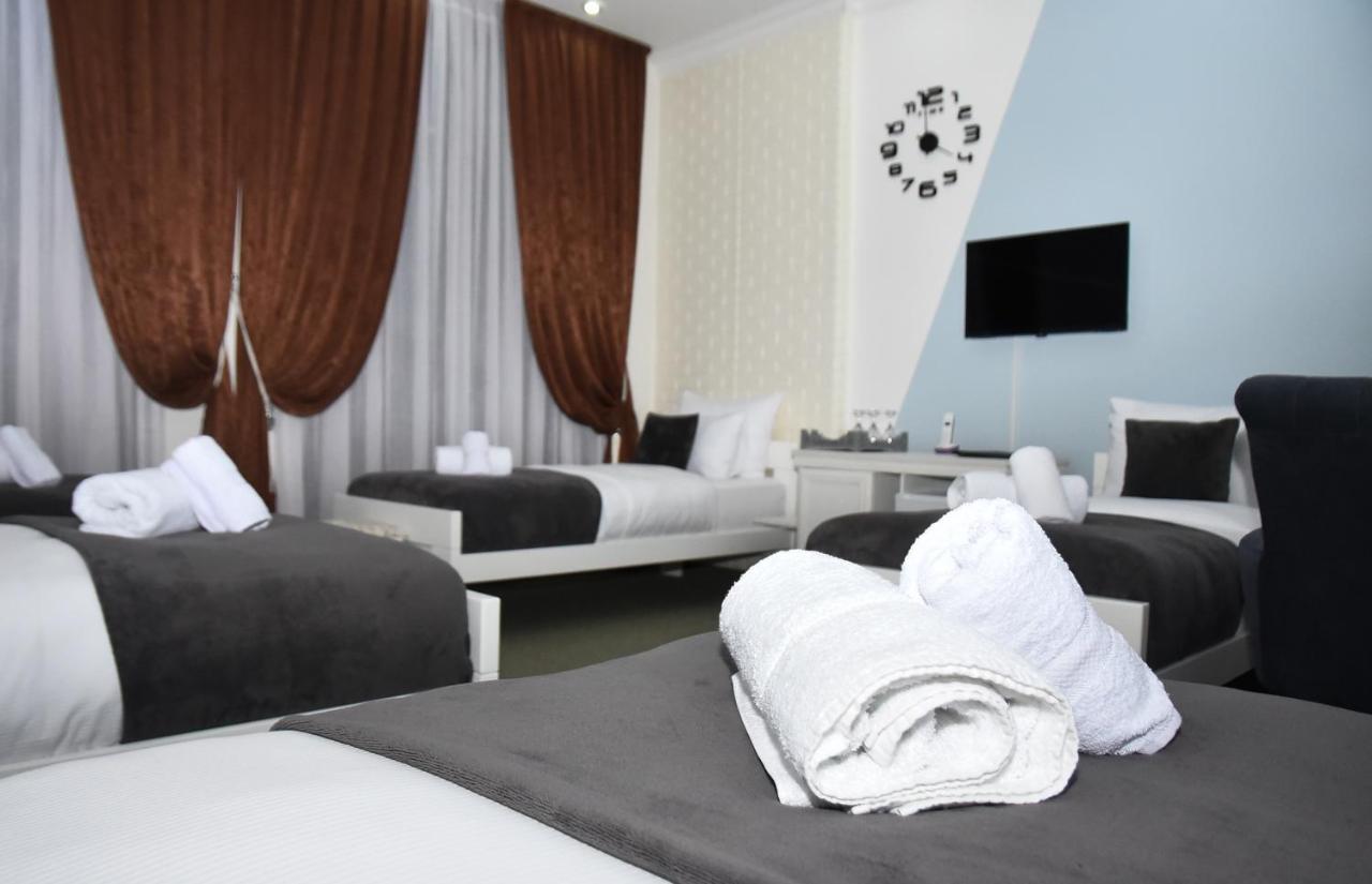 Hotel PALACE Velika Kladusa Buitenkant foto