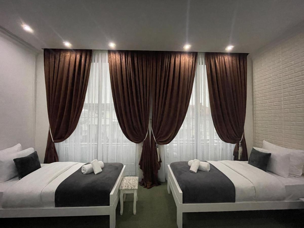 Hotel PALACE Velika Kladusa Buitenkant foto