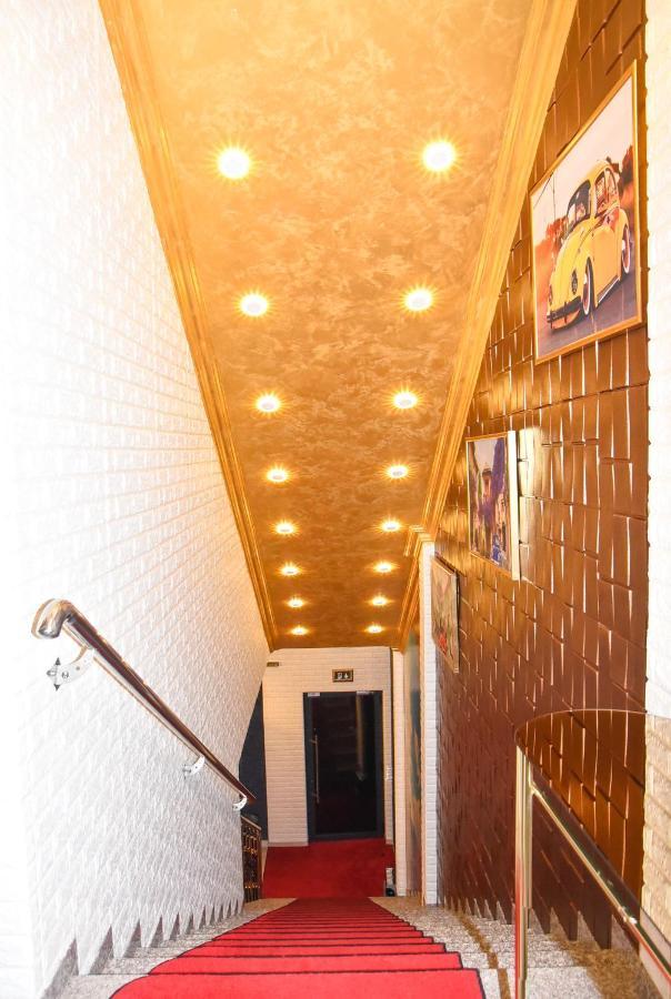 Hotel PALACE Velika Kladusa Buitenkant foto